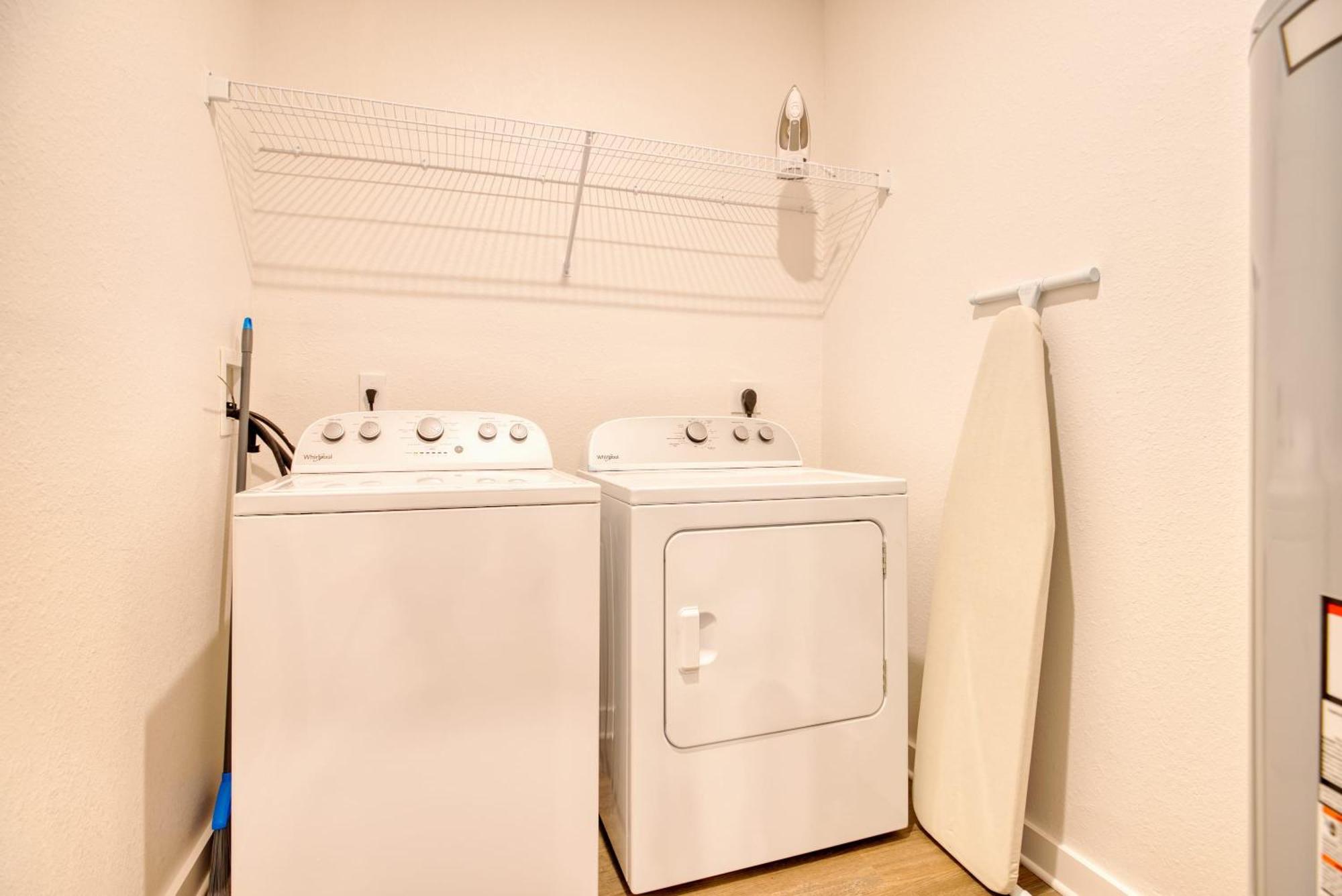 Deluxe One Bedroom Apartment ゲインズビル エクステリア 写真