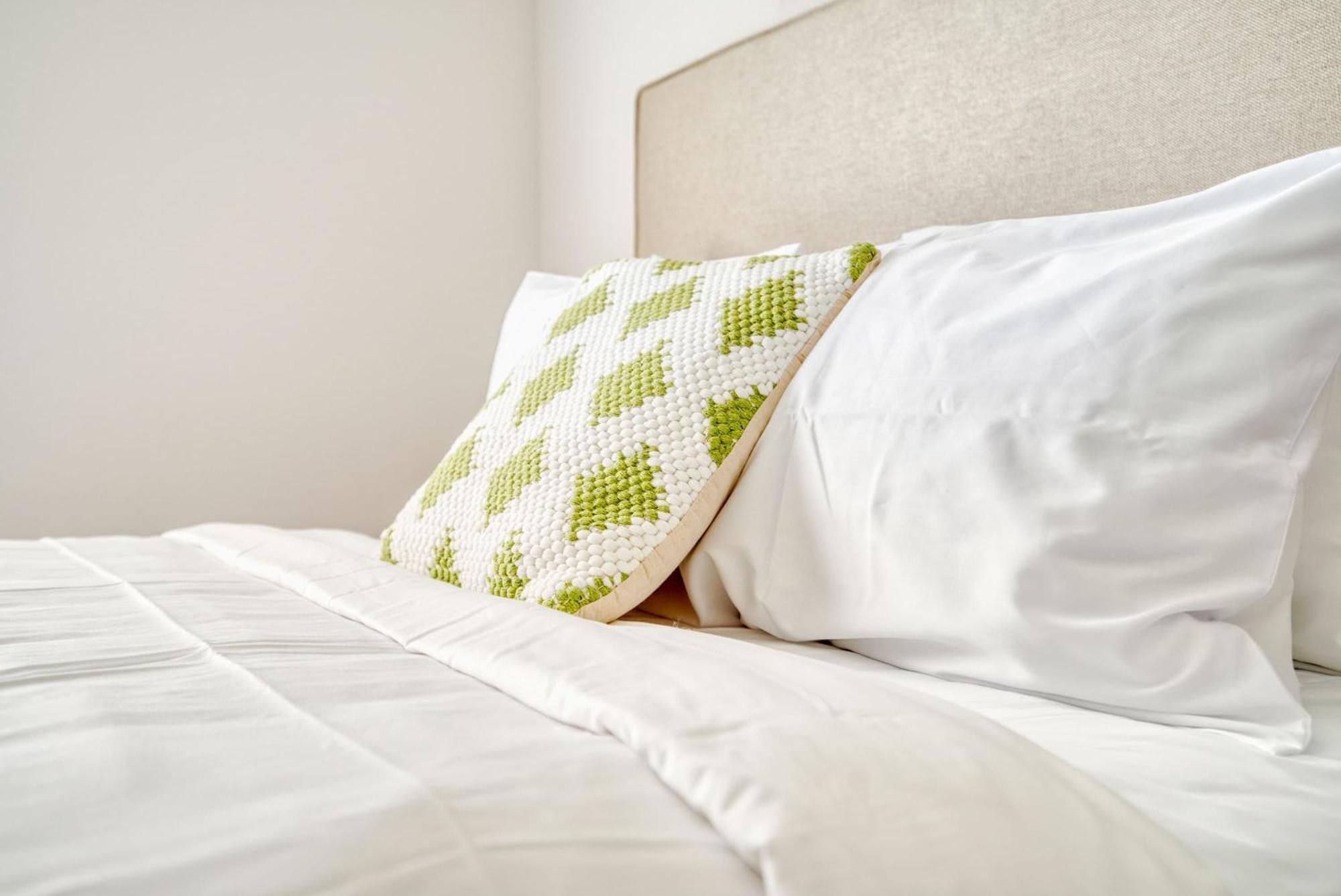 Deluxe One Bedroom Apartment ゲインズビル エクステリア 写真